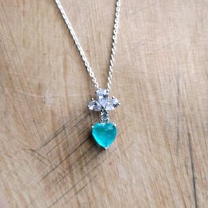 Paraiba White gold necklace with diamond